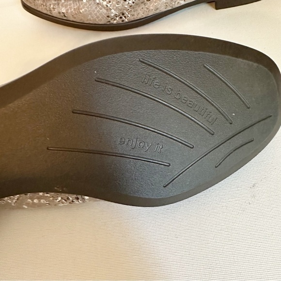 SAS Metallic Snakeskin Hope Loafers with Tassels - Size 7.5 - Picture 13 of 15